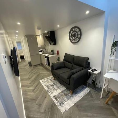 Stylish & Cosy 1 Bed Apartment สวินดอน ภายนอก รูปภาพ
