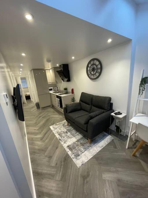 Stylish & Cosy 1 Bed Apartment สวินดอน ภายนอก รูปภาพ