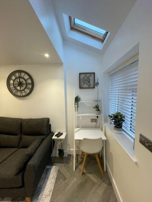Stylish & Cosy 1 Bed Apartment สวินดอน ภายนอก รูปภาพ