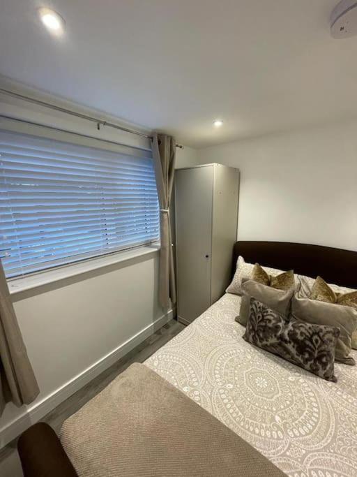 Stylish & Cosy 1 Bed Apartment สวินดอน ภายนอก รูปภาพ