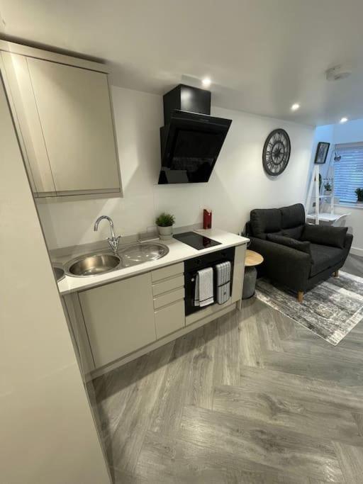Stylish & Cosy 1 Bed Apartment สวินดอน ภายนอก รูปภาพ