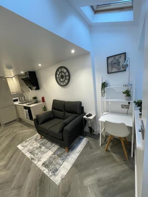 Stylish & Cosy 1 Bed Apartment สวินดอน ภายนอก รูปภาพ