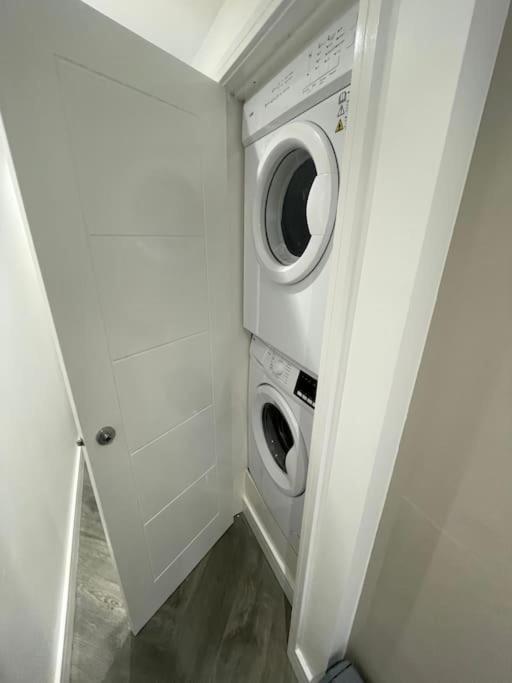 Stylish & Cosy 1 Bed Apartment สวินดอน ภายนอก รูปภาพ