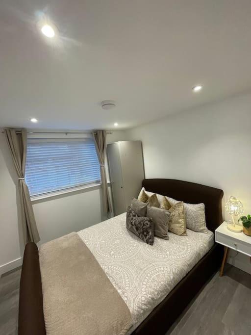 Stylish & Cosy 1 Bed Apartment สวินดอน ภายนอก รูปภาพ